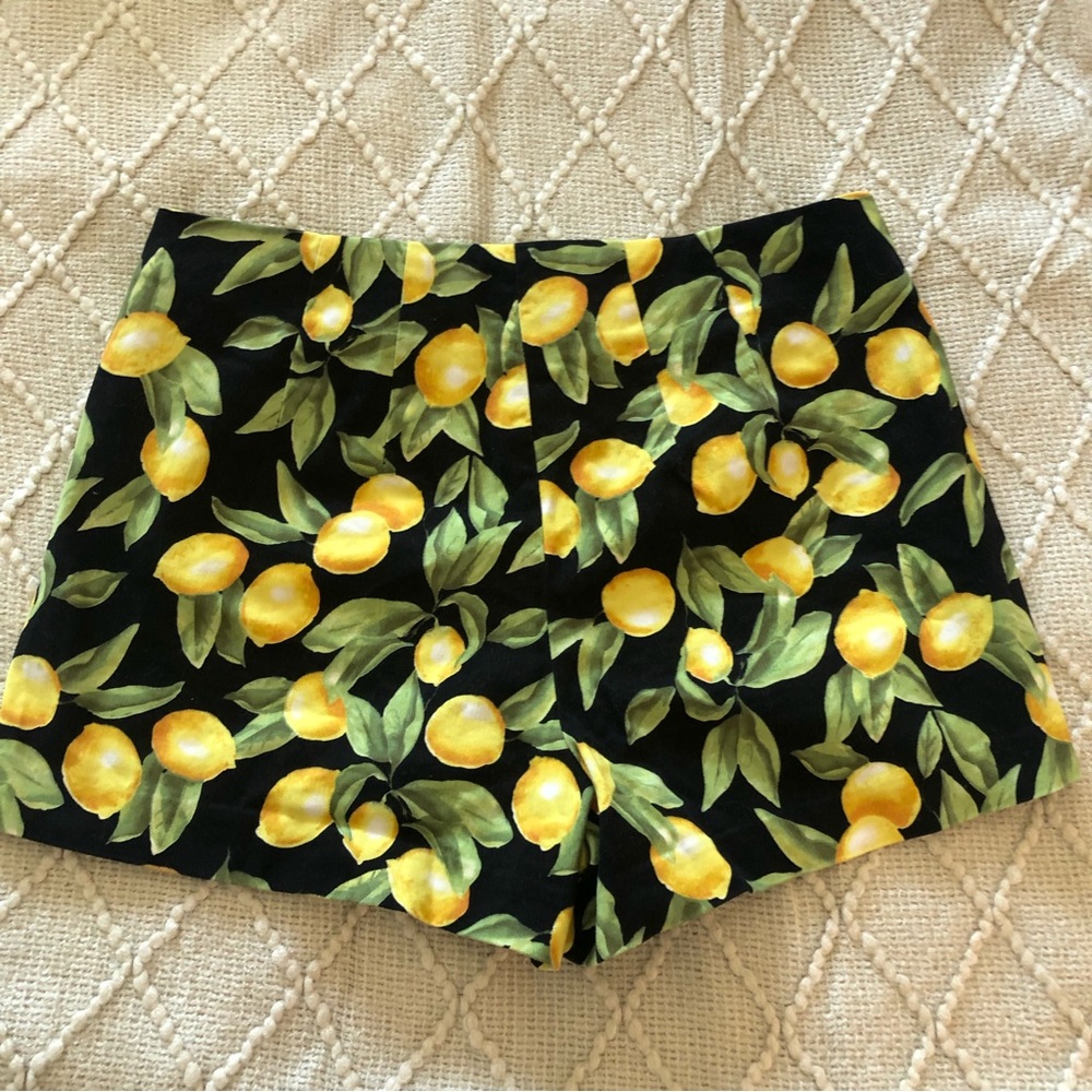 Lemon print shorts - Picture 3 of 3
